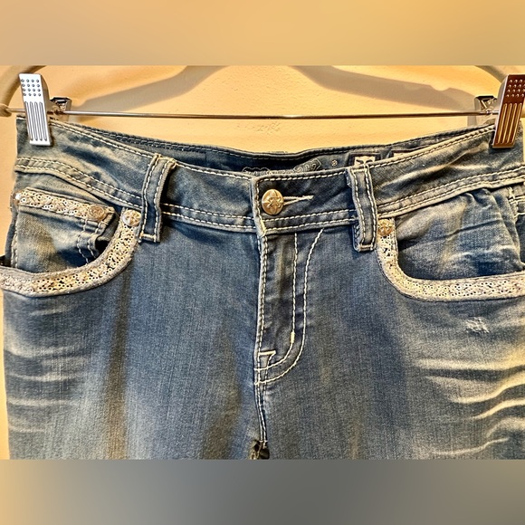 Miss Me Sz 30 Signature Boot Cut Jeans - Picture 2 of 6